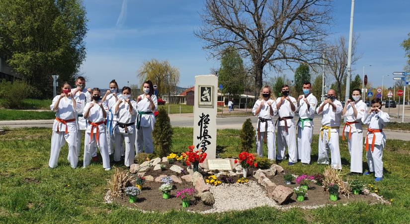 A Kyokushin karate alapítójára emlékeztek és övvizsgákat tettek a győri karatékák