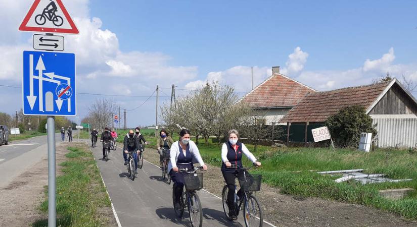Tótkomlós települést átszövi a kerékpárút-hálózat