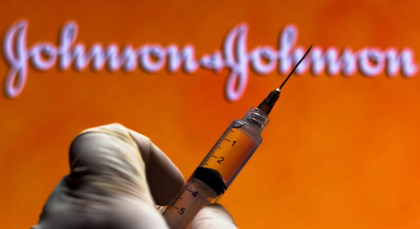Amerikai egészségügyi vezető: Kockázatosabb Aspirint szedni, mint beadatni a Johnson and Johnson vakcináját