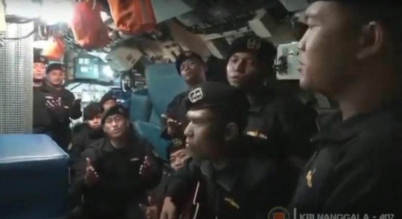 Előkerült egy videó, amin az elsüllyedt tengeralattjáró legénysége énekel egy búcsúdalt