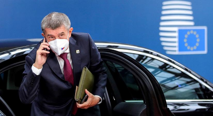 Békén hagyhatja a cseh miniszterelnököt az Európai Bizottság