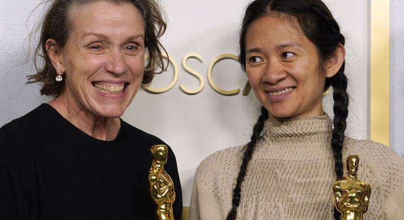 Naná, hogy A nomádok földje vitte haza a legjobb film Oscarját