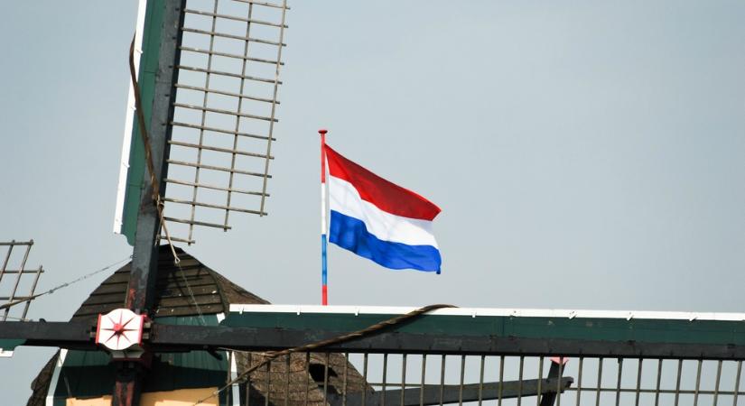 Alig halad az oltás Hollandiában, ahol már a negyedik hullám tombol