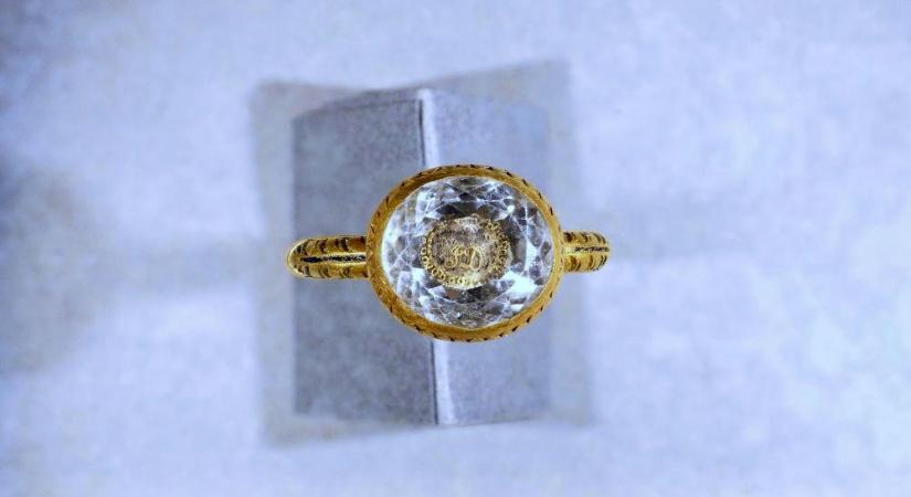 370 éve lefejezett angol gróf emlékére készülhetett a Man-szigeten talált aranygyűrű