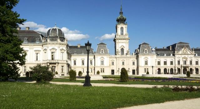 Cári palotaként jelenik meg a Netflix új sorozatában a keszthelyi kastély