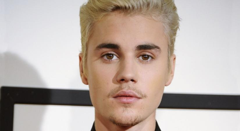 Justin Bieber stílust váltott, drasztikusan átalakult a megjelenése