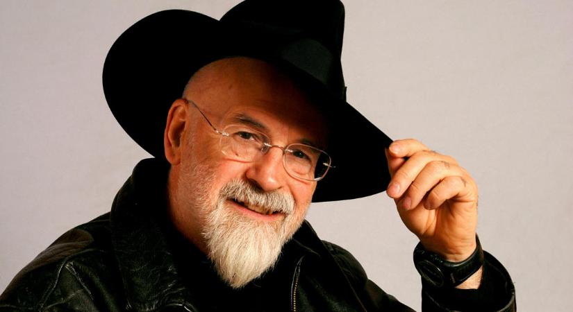 Ma lenne 73 éves Sir Terry Pratchett, akinél senki nem érdemelte meg jobban a varázskardot