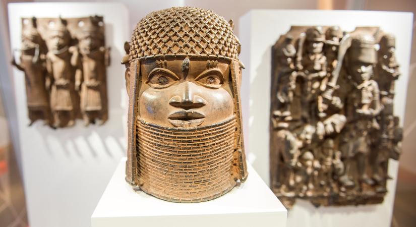 Visszakapja Nigéria a híres benini bronz műkincseket