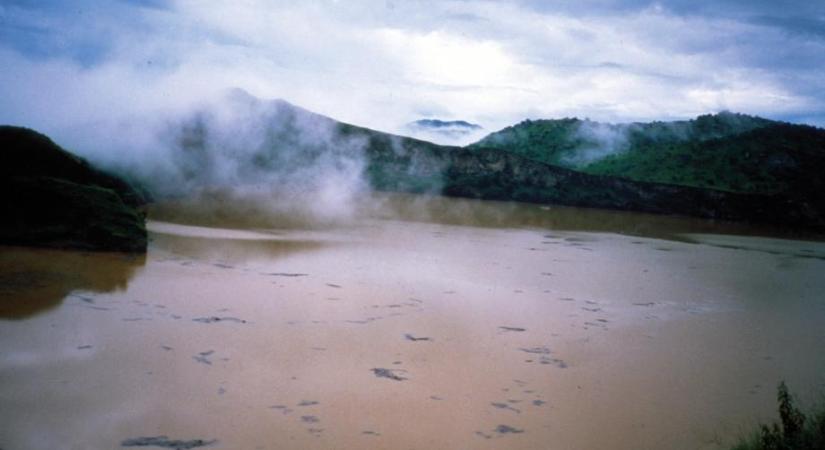 Kísérteties katasztrófa: közel 2000 embert ölt meg a tó körüli titokzatos köd