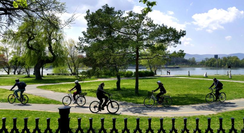 Új kerékpáros és közösségi közlekedési fejlesztések segítik a belföldi turizmust