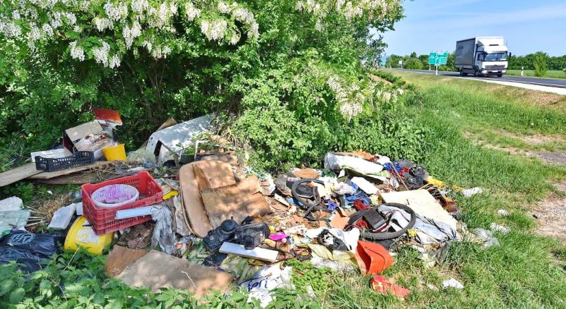 Egy hét alatt 3200 köbméter (!) hulladékot gyűjtött az utak mellől a Magyar Közút