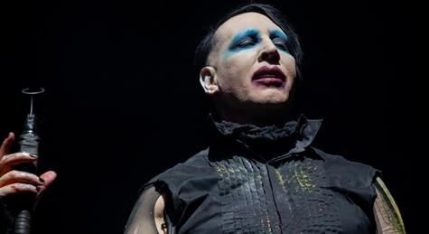 Beperelte Marilyn Mansont nemi erőszak miatt a volt barátnője