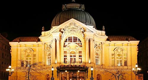 Ingyenes közvetítésekkel ünnepel a 125 éves Vígszínház