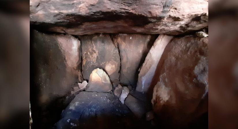 Érintetlen, bronzkori sírkamrát találtak Írországban