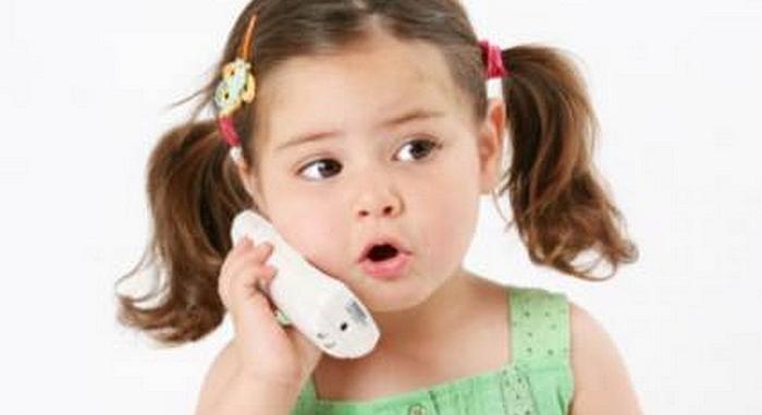 “Egyem a szívét”: ötéves kislány mentette meg telefonon édesanyja életét!