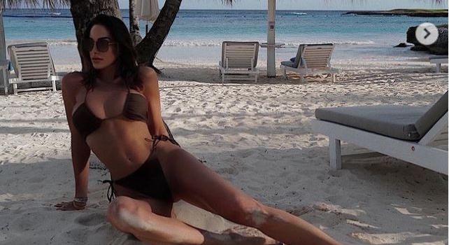 Vajna Timi merész bikiniben pózol, szerepelhetsz ByeAlex új klipjében