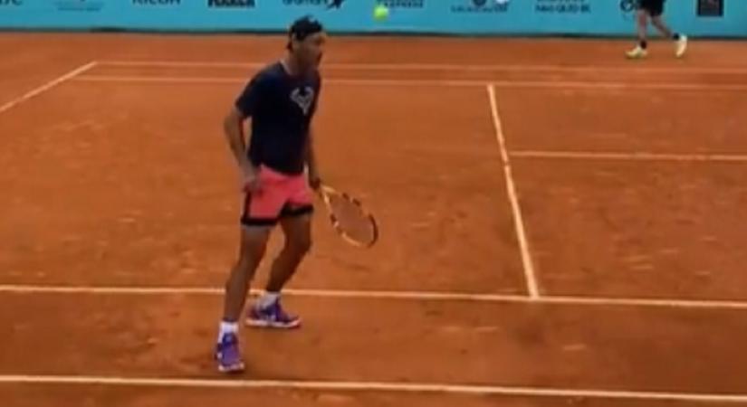 Rafael Nadal lábbal sem ügyetlen: a teniszsztár trükkjein ámul a világ - videó