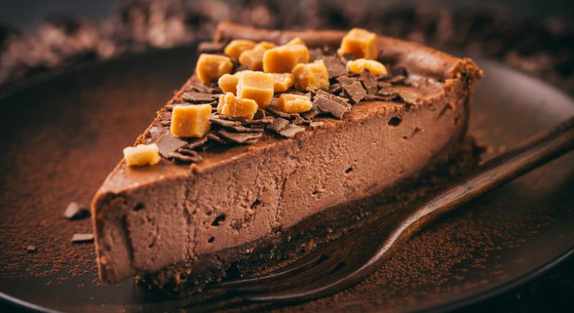 Mennyei csokis sajttorta a sütőből: egyszerre krémes és habos finomság