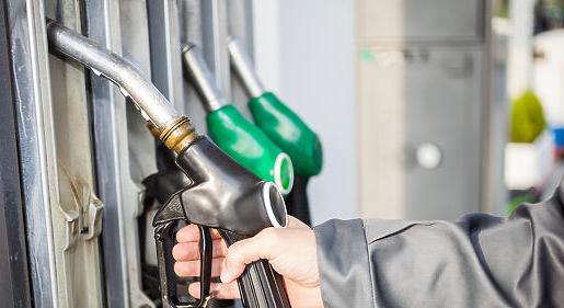 A mainál sokkal jobban emelkedik pénteken az üzemanyagok ára