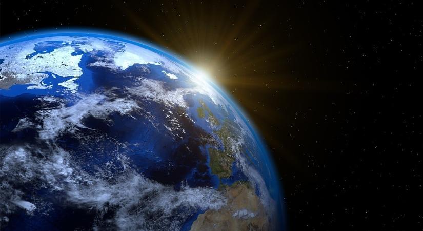 Tudósok szerint a klímaváltozás miatt mozdult el jelentősen a Föld tengelye
