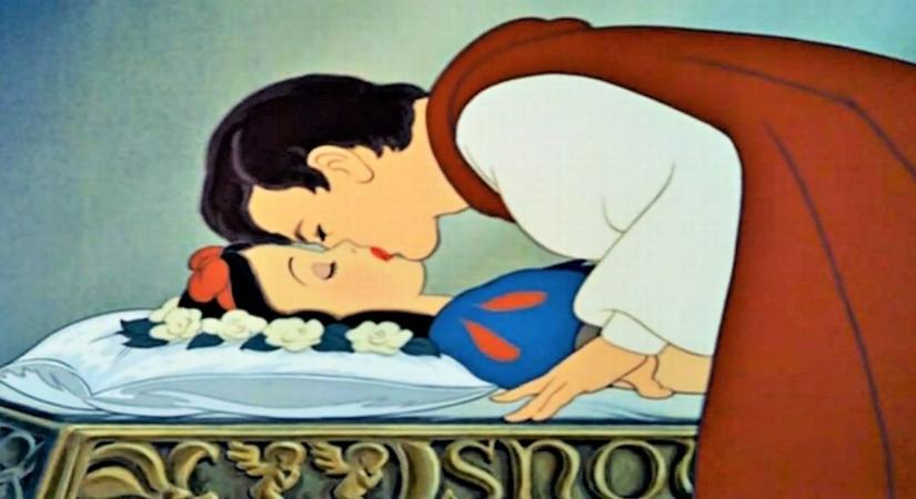 Jöhet az újabb Disney-cenzúra? A herceg a beleegyezése nélkül csókolta meg az alvó Hófehérkét