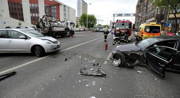 Durva baleset történt az Üllői úton, az egyik sofőrt korábban eltiltották a vezetéstől – fotó