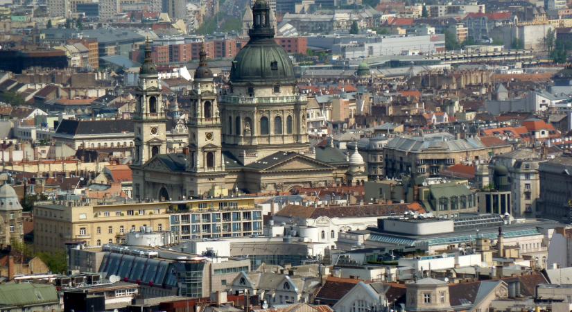 Színházak, fürdők, múzeumok: bemutatták Budapest nyitási menetrendjét