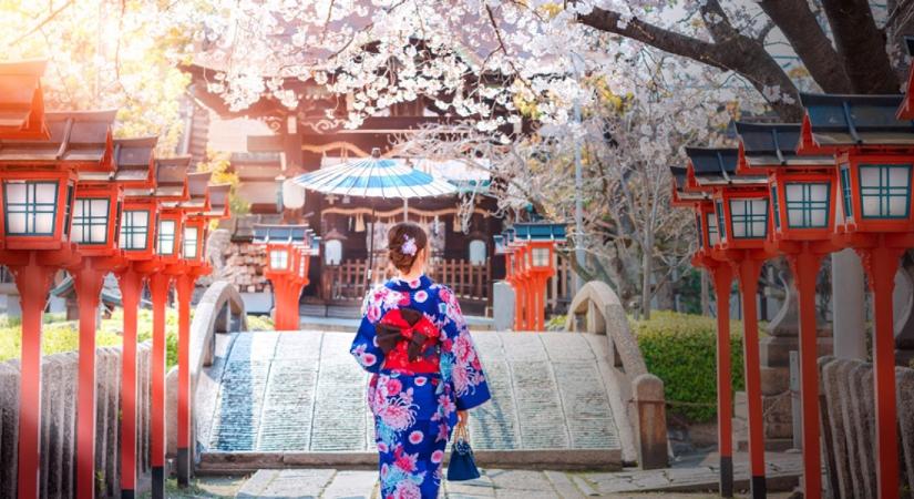 A japán nők eleganciája - mutatjuk, hogyan hordd tavasszal a kimonót