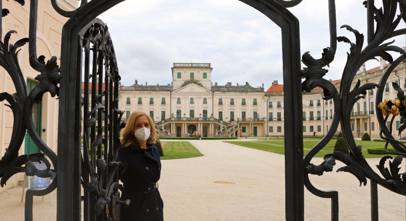 Látogatható a fertődi Esterházy-kastély és a nagycenki Széchényi-mauzóleum