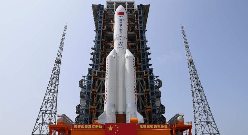 Hamarosan visszatér az atmoszférába az a masszív és irányíthatatlan kínai rakéta, amelyről senki se tudja, hol fog lezuhanni