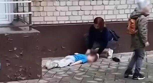 Elbocsátják a zaporizzsjai óvoda munkatársait – az intézmény ablakából kiesett egy gyerek