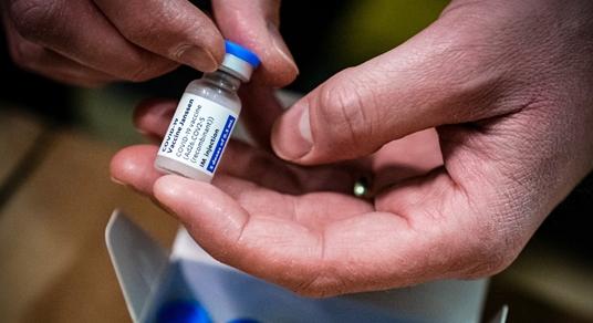 Lezárta az Európai Gyógyszerügynökség a Janssen-vakcina vizsgálatát