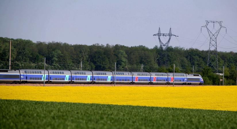 Irigyeljük kicsit a franciákat: mostantól olcsón vonatozhatják körbe az országukat