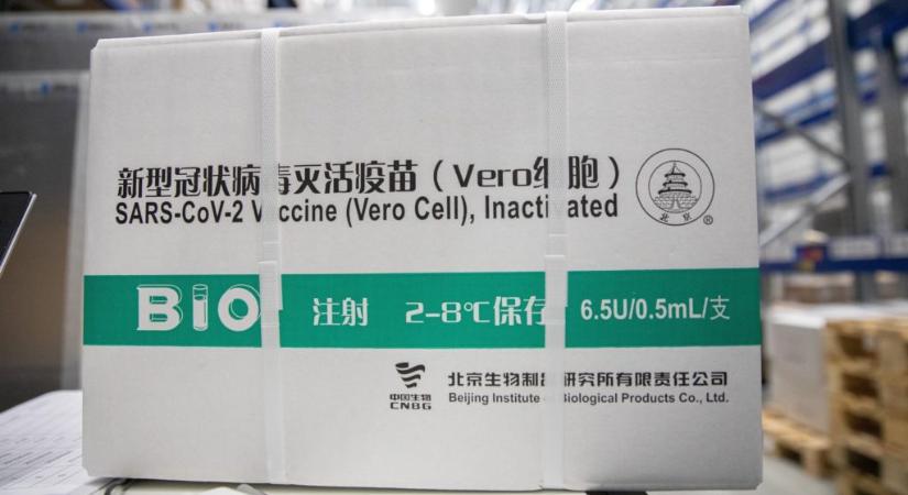 1,2 millió adag kínai vakcina érkezett Magyarországra