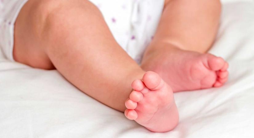 Döbbenetes: a szülésznők tovább hirdetik szolgáltatásaikat azután is, hogy kezeik között halt meg az otthon született baba