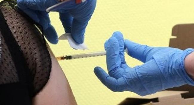 Az államtitkár szerint az időseknél is hatásos a kínai vakcina