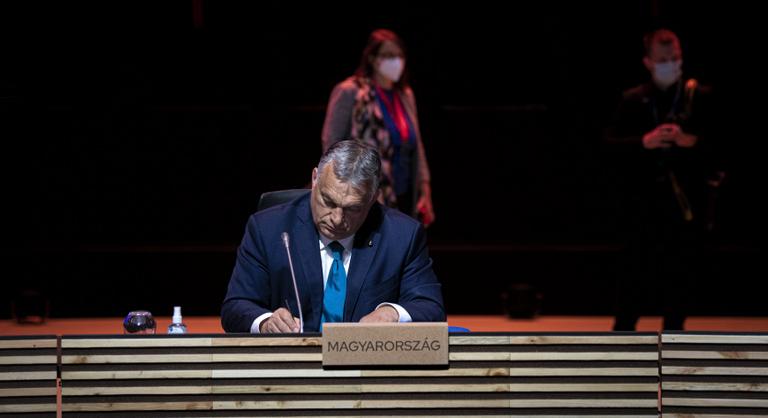Orbán Viktor: Az oltásellenes hangokkal szemben fel kell lépni