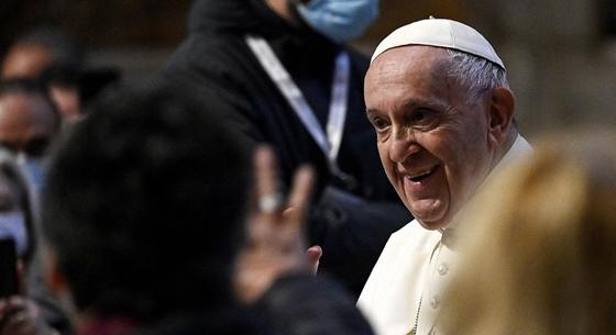 Ferenc pápa jótékonysági koncerten bukkant fel
