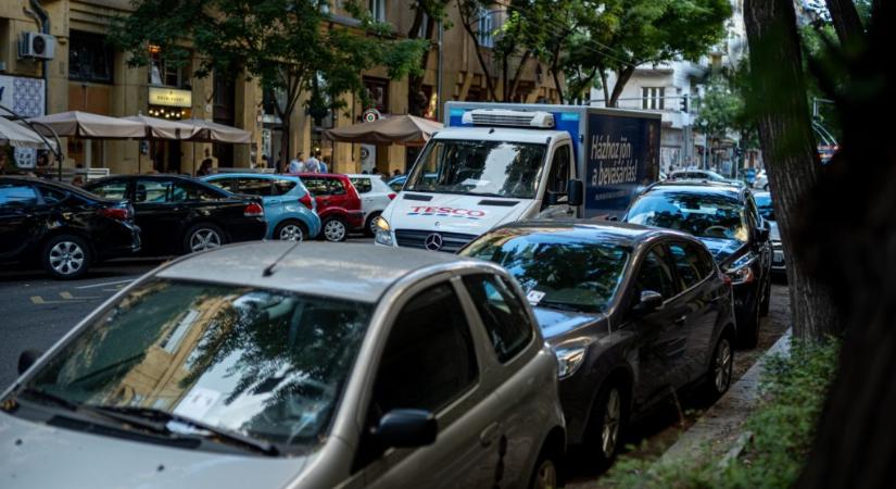 Már fideszes polgármesterek is megszüntetnék az ingyenes parkolást