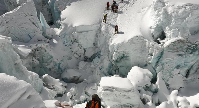Varga Csaba kóstolgatja az Everestet, közelíti a 8000 métert