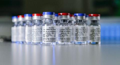 Putyin: A Szputnyik V vakcina olyan megbízható, mint a Kalasnyikov-gépkarabély