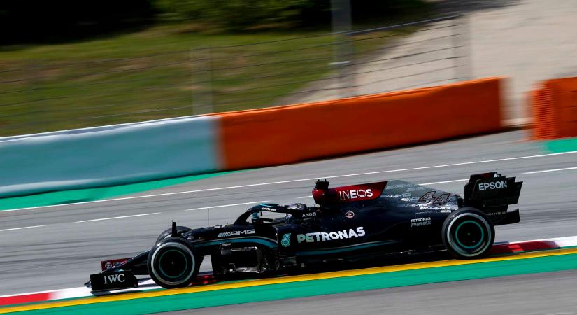 Mercedes: Előny, hogy két autóval taktikázhatunk a versenyen!