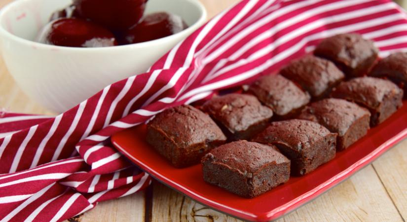 Isteni, pihe-puha céklás brownie: liszt sem kell a különleges édességhez