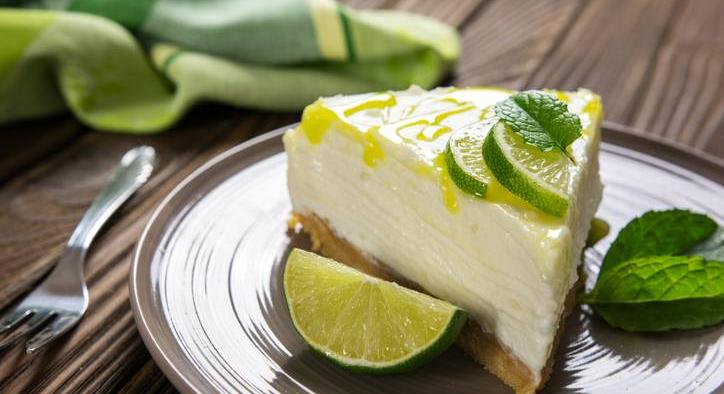 Sütés nélküli lime-citrom torta – remek tavaszi édesség, ami gyorsan elkészül