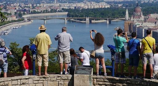 Nemcsak Magyarországon kapott gyomrost a turizmus