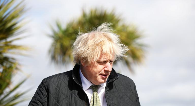 Luxusnyaralás miatt kerülhet bajba Boris Johnson