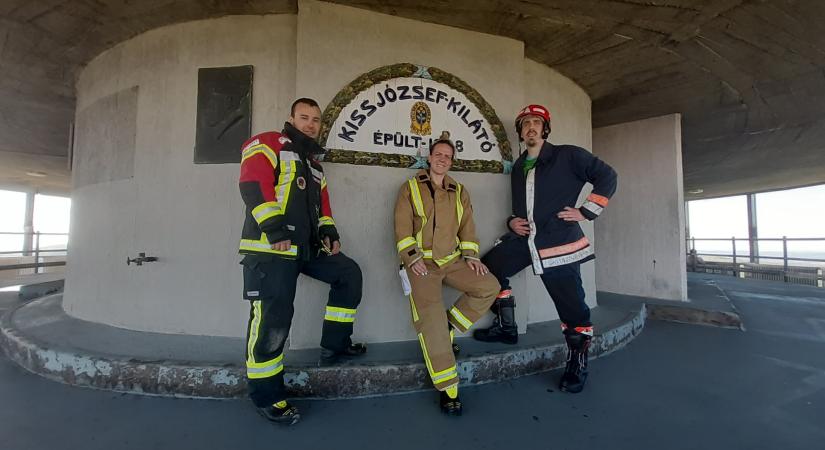Pécs ikonikus épületét mászta meg az egri tűzoltónő