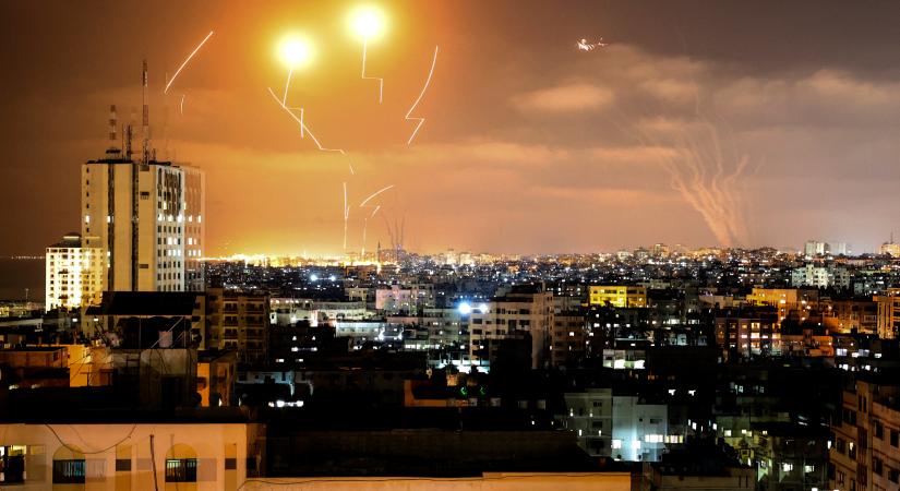 Több mint 150 rakétát lőttek ki Izrael felé a Gázai övezetből, többségüket felfogta a Vaskupola