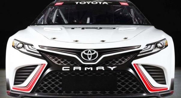 Bemutatta a Toyota új generációs NASCAR versenyautóját