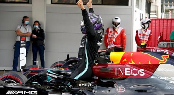 Ecclestone: Hamilton könnyedén le fogja győzni Verstappent